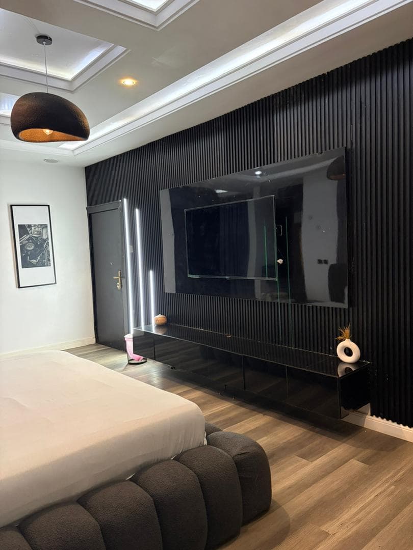 Reign Luxury Limited main view